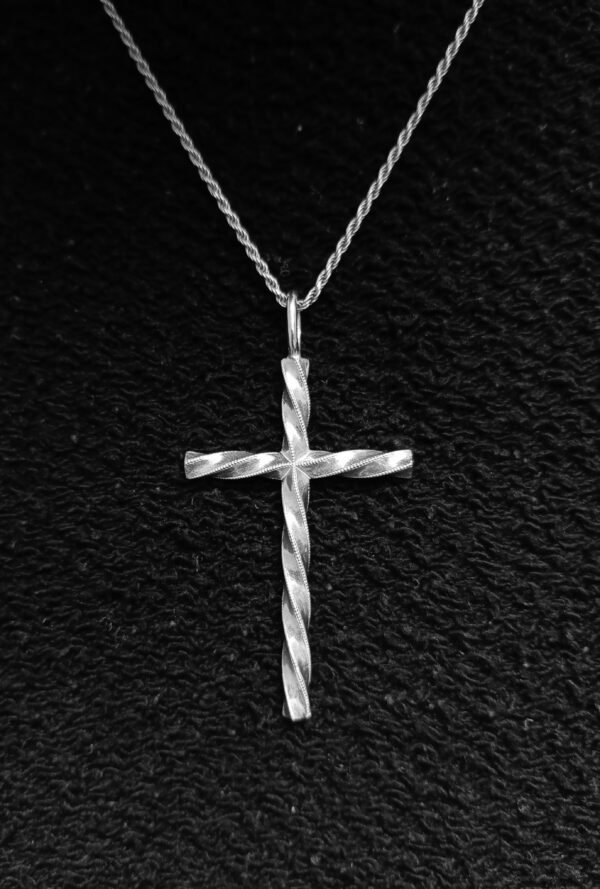 TWISTED CROSS Big